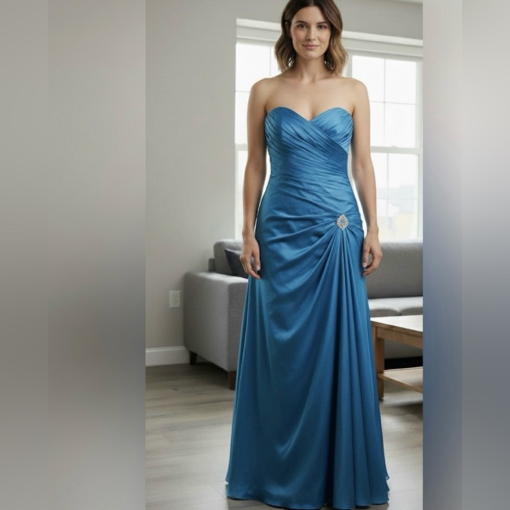 Du Vinci Elegant Blue Evening Gown - Size 16